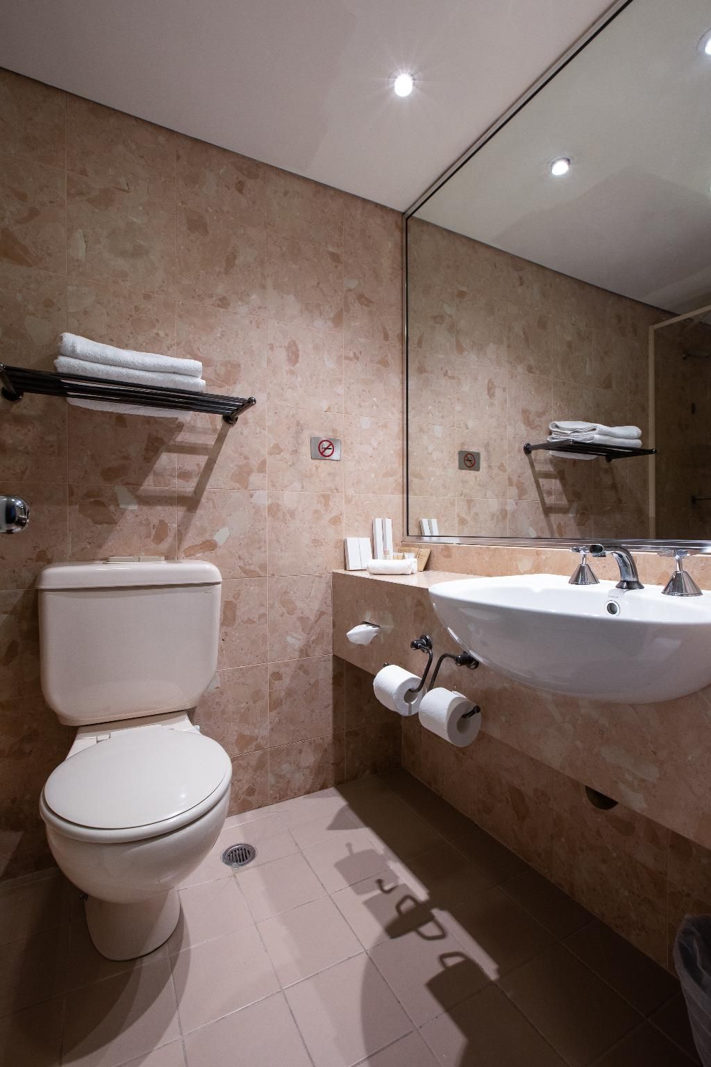 CitiClub Hotel Melbourne Superior Twin Room 7