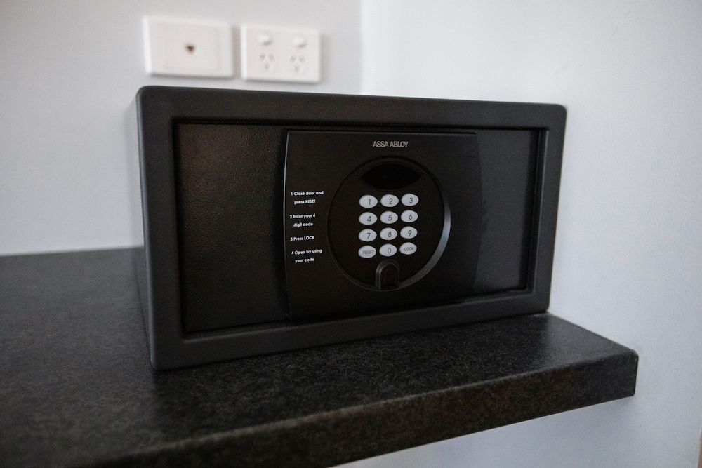 CitiClub Hotel Melbourne Deluxe Twin Room 10