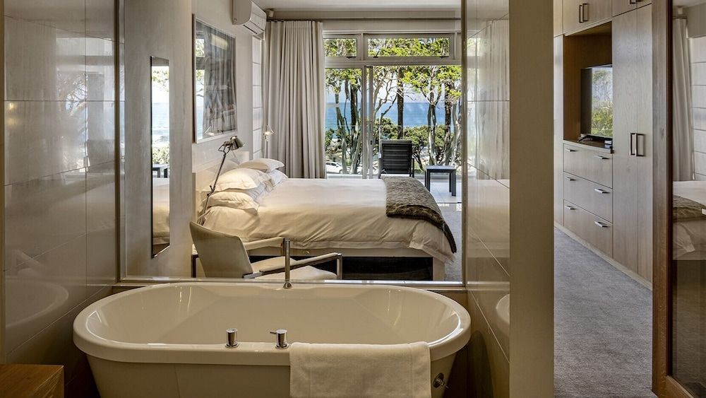 Sapphire Tide Penthouse Luxury Penthouse, 4 Bedrooms, Ocean View, Beachfront 5