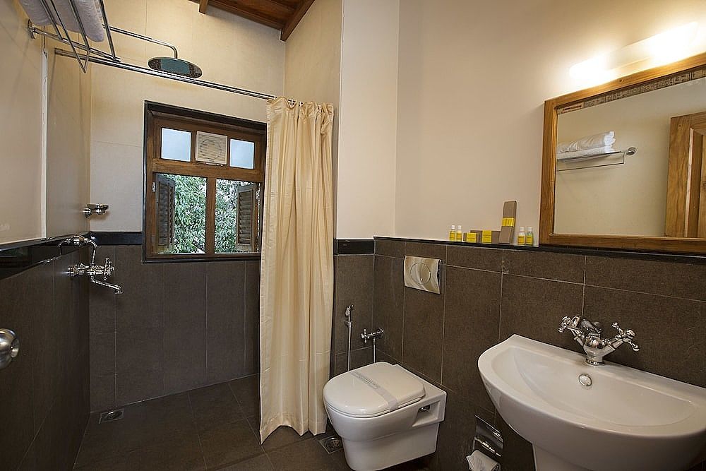 Bracknell Forest Deluxe cardamom Room 3