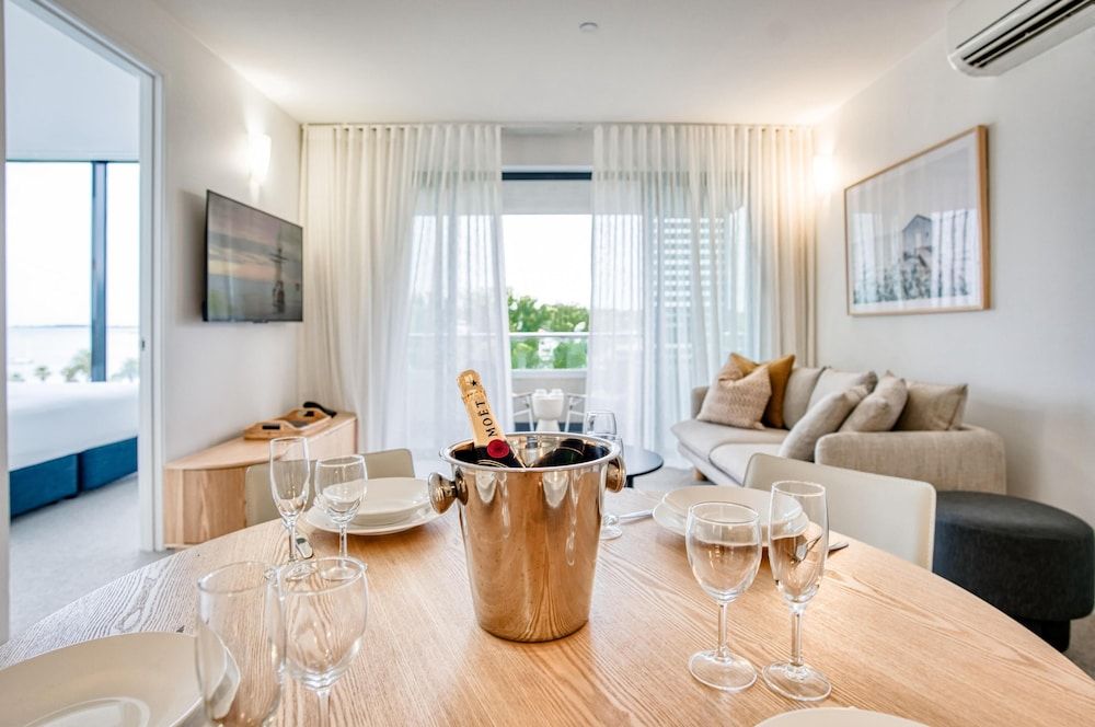 Oaks Vue Suites Geelong Deluxe Apartment, 2 Bedrooms, Bay View 21