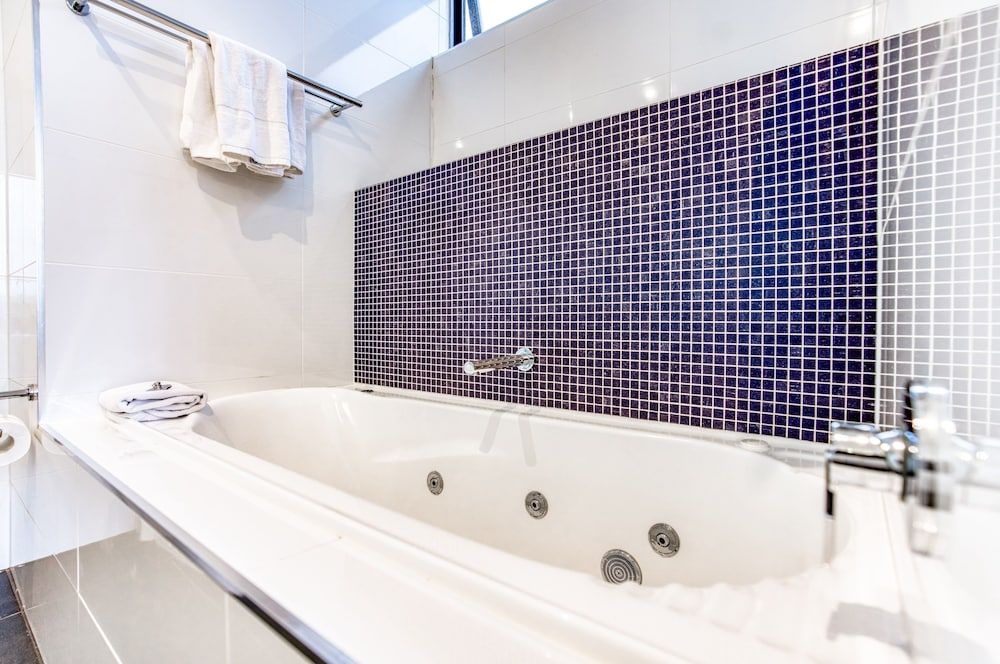 Oaks Vue Suites Geelong Deluxe Apartment, 2 Bedrooms, Bay View 18