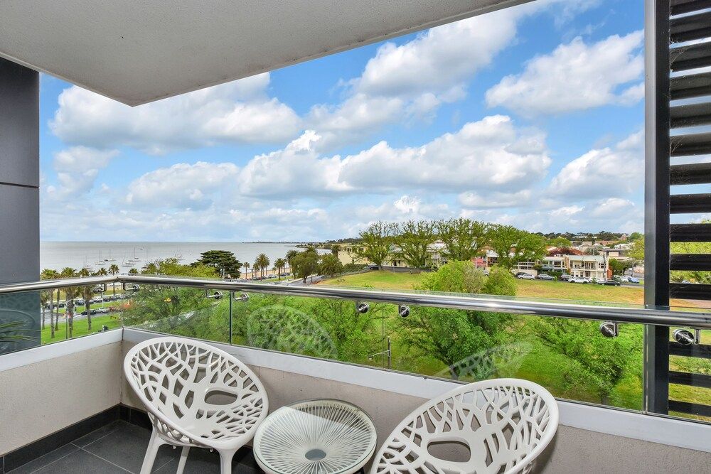 Oaks Vue Suites Geelong Deluxe Apartment, 2 Bedrooms, Bay View 7