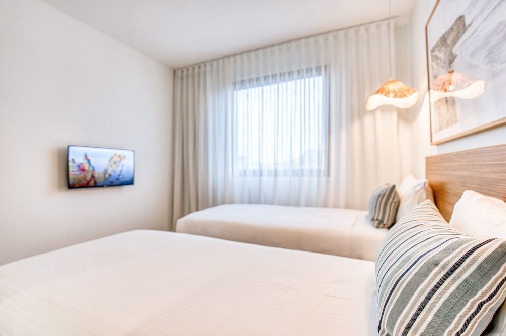 Oaks Vue Suites Geelong Deluxe Apartment, 2 Bedrooms, Bay View 6