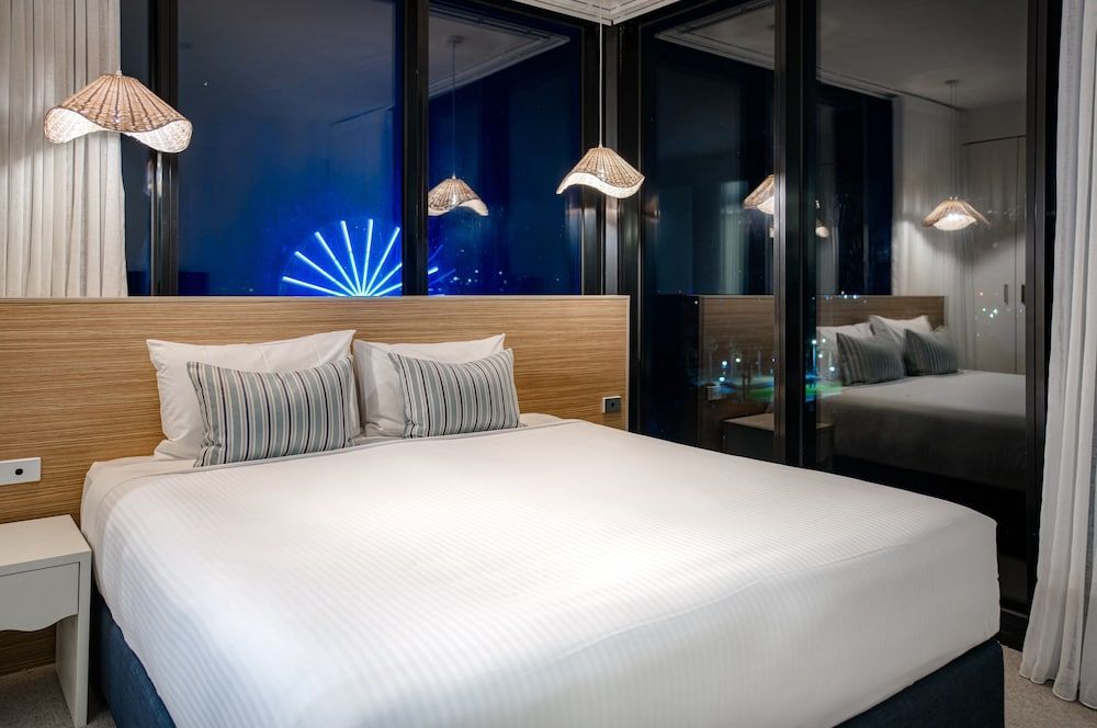 Oaks Vue Suites Geelong Deluxe Apartment, 2 Bedrooms, Bay View 3