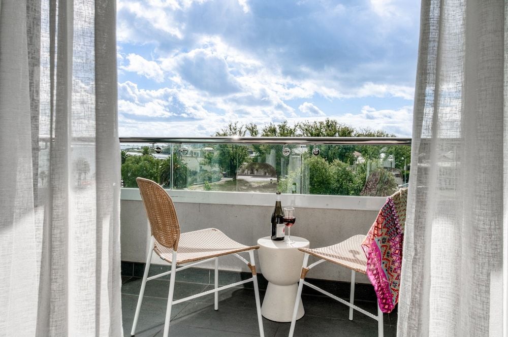 Oaks Vue Suites Geelong Deluxe Apartment, 2 Bedrooms, Bay View 8