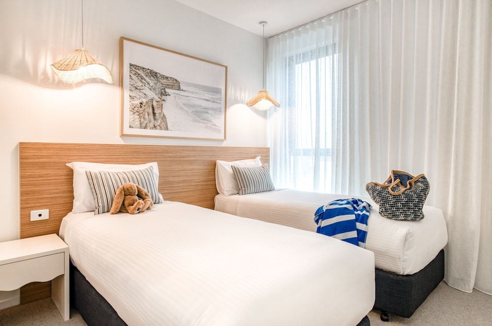 Oaks Vue Suites Geelong Deluxe Apartment, 2 Bedrooms, Bay View