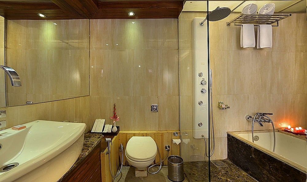 Executive Suite, 1 Double Bed, Bathtub