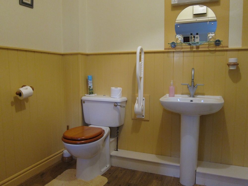 Black Swan Guest House Superior Double Room, Accessible, Ensuite 3