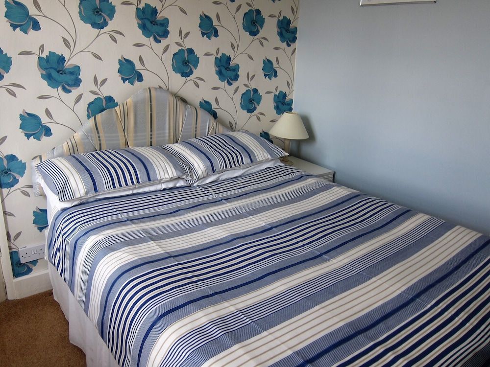 Black Swan Guest House Double Room, Ensuite 3