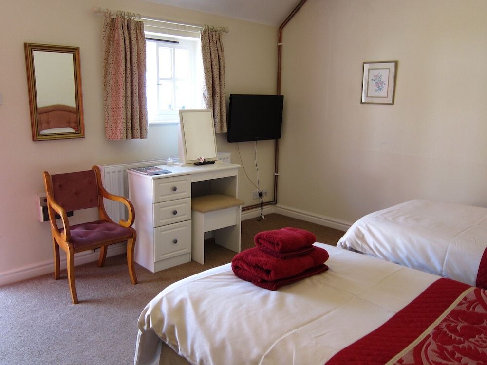 Black Swan Guest House Deluxe Twin Room, Ensuite (Ground Floor) 2