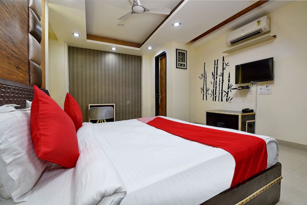Deluxe Double or Twin Room, 1 King Bed