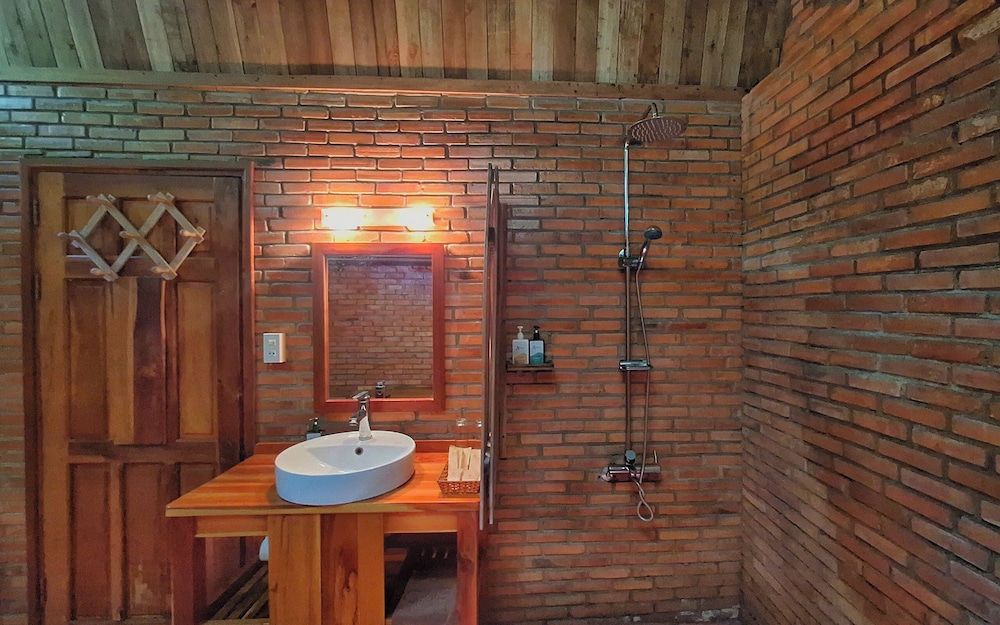 Ancarine Beach Resort Bungalow, Partial Sea View 4