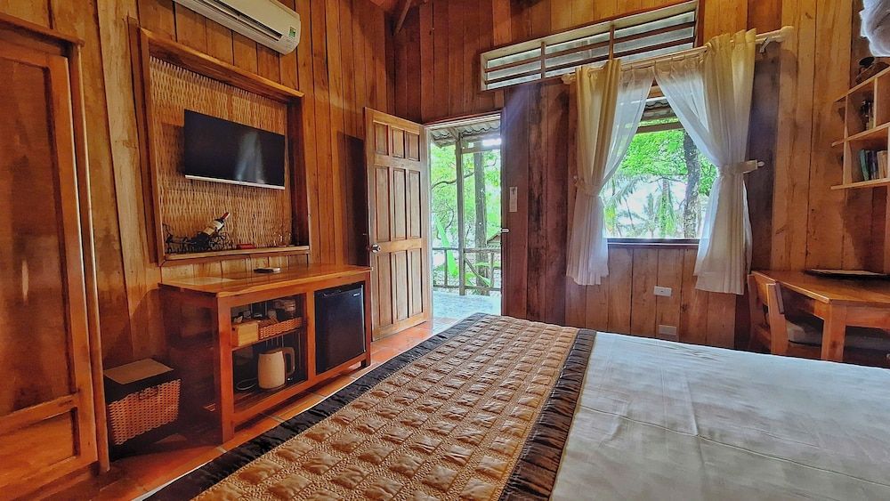 Ancarine Beach Resort Bungalow, Partial Sea View 7