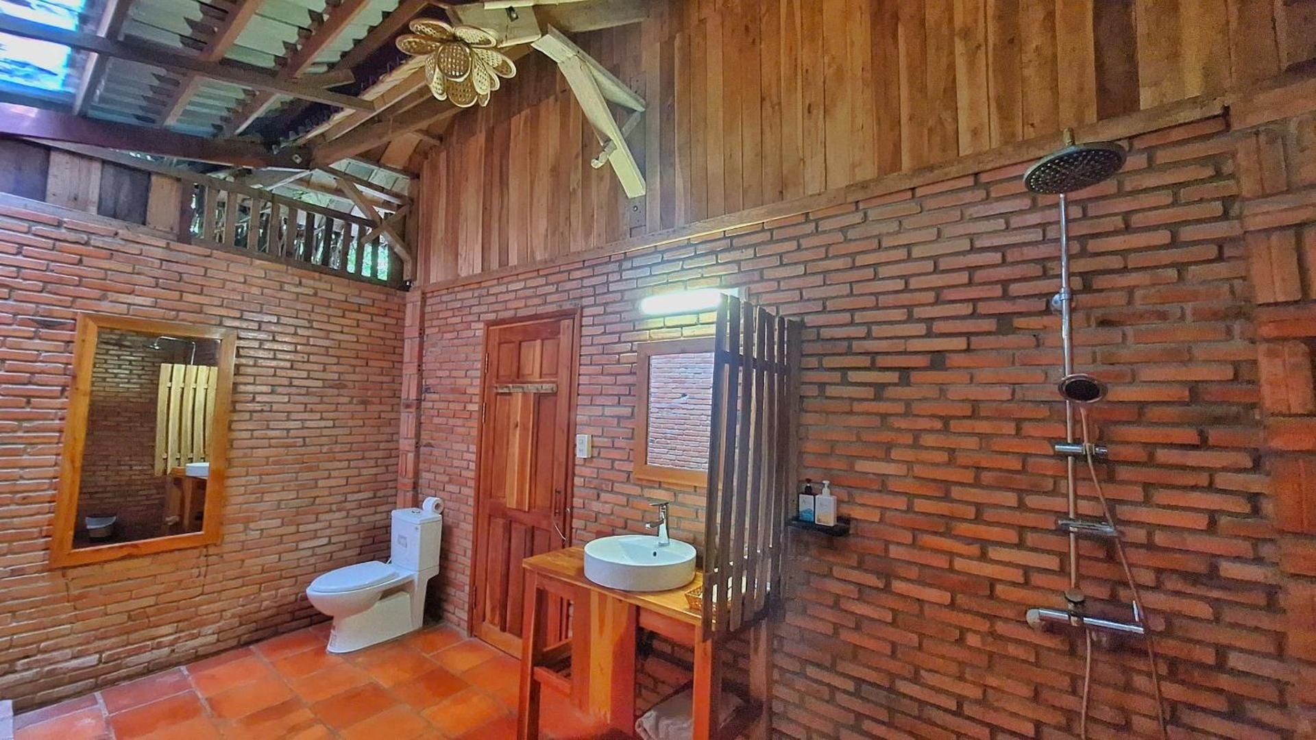 Bungalow with Garden View