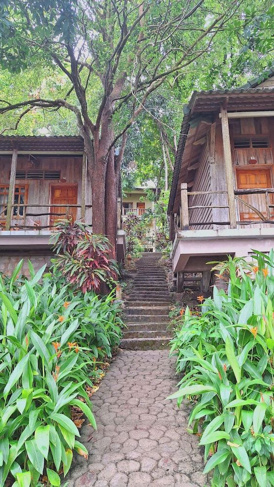 undefined Ancarine Beach Resort 4