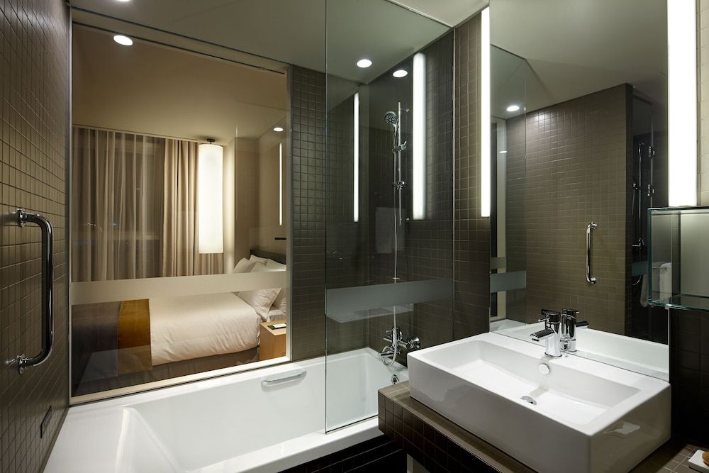 Shilla Stay Gangnam Yeoksam Standard Twin Room, Bathtub 7