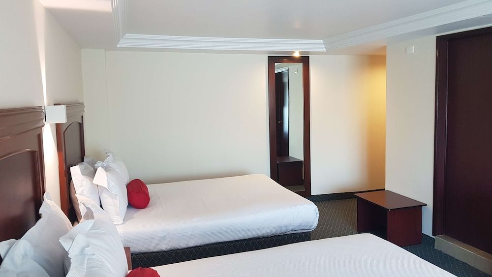 Best Western Toluca Standard Room, 2 Double Beds, Non Smoking 2