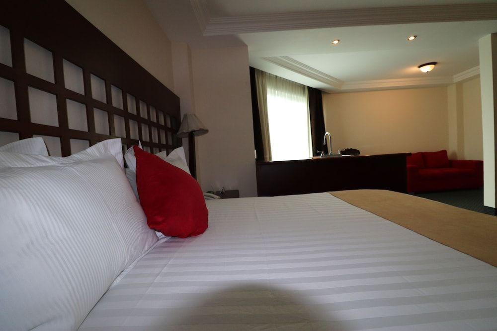 Best Western Toluca Suite, 1 King Bed 8