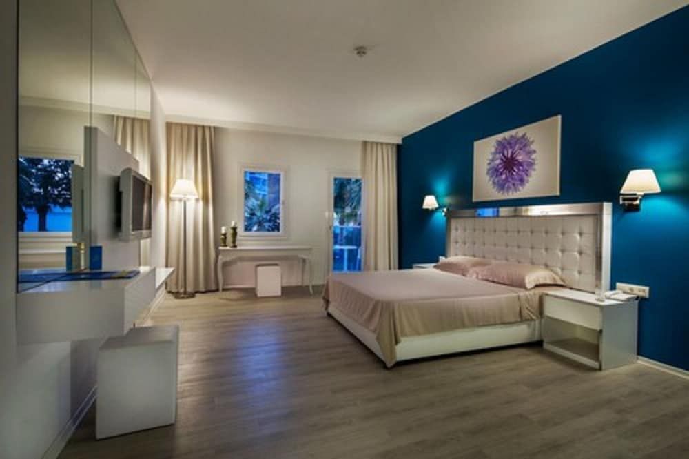 undefined Le Bleu Hotel & Resort 9