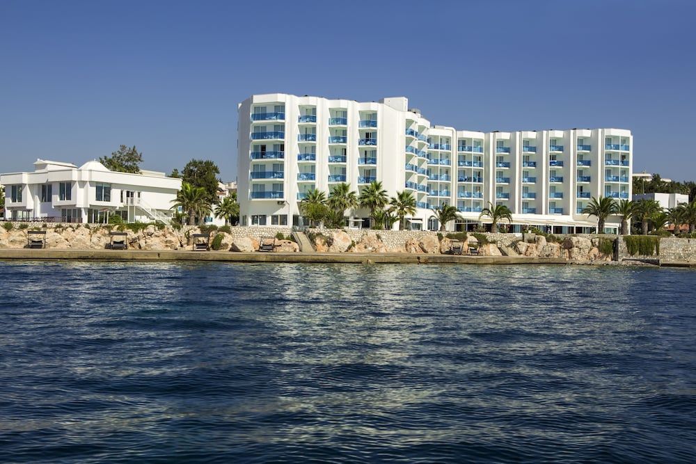 undefined Le Bleu Hotel & Resort 6