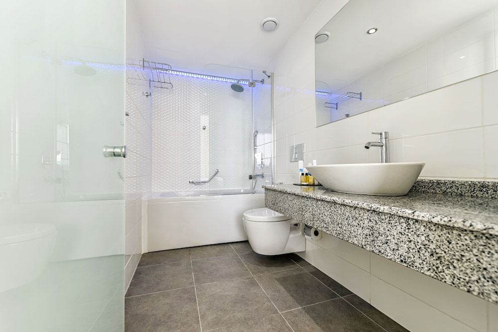 undefined Le Bleu Hotel & Resort 10