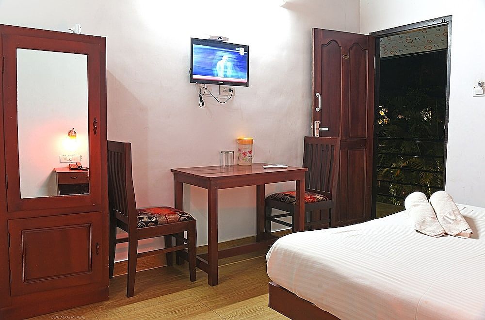 Spice Jungle Holiday Resort Deluxe Double Room 9
