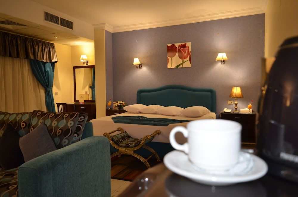 undefined Holidays Express Hotel 8