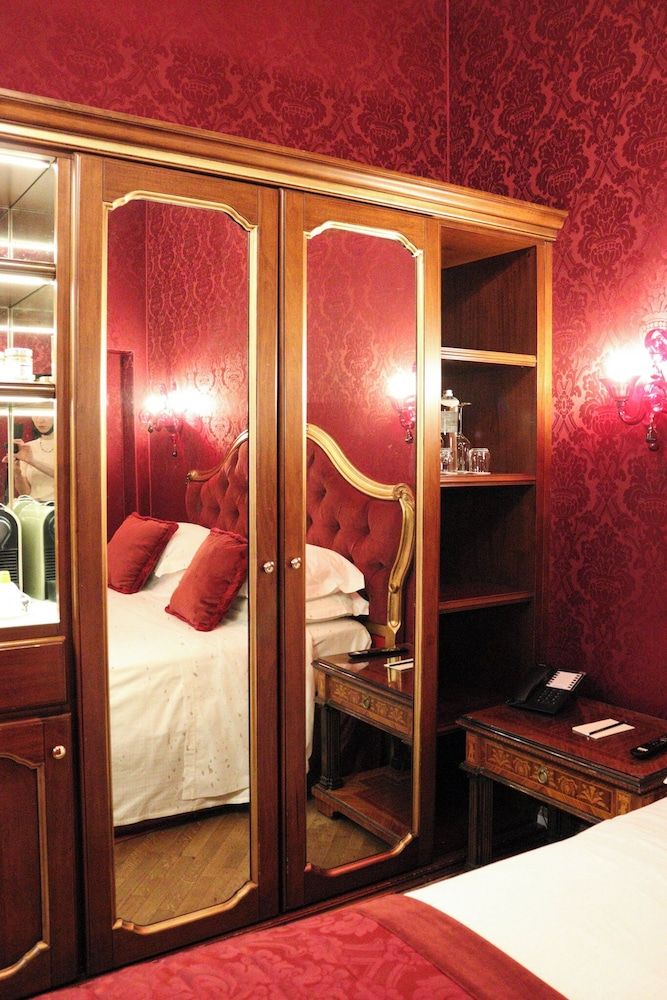 Hotel Ai Cavalieri di Venezia Classic Double or Twin Room 31