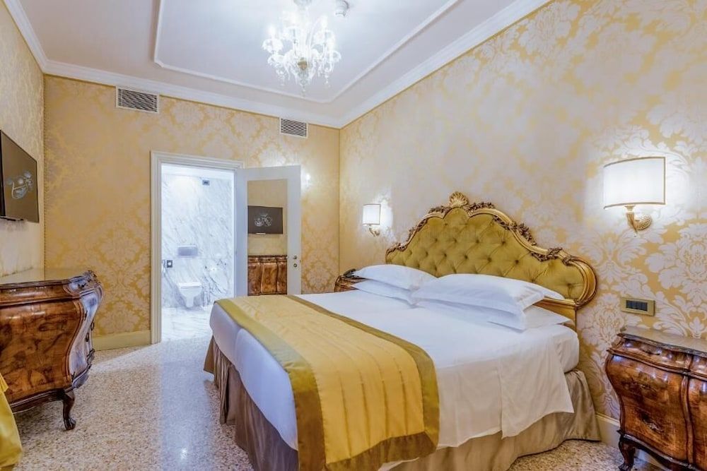 Hotel Ai Cavalieri di Venezia Comfort Double or Twin Room, Ground Floor 4