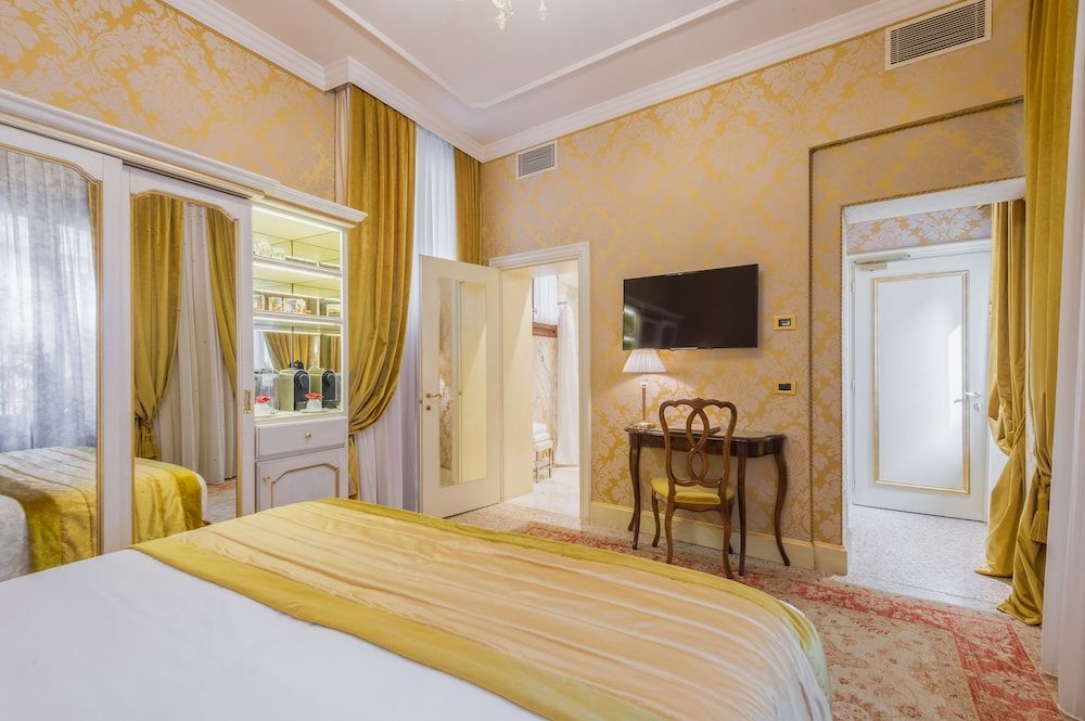 Hotel Ai Cavalieri di Venezia Comfort Double or Twin Room, Ground Floor 3