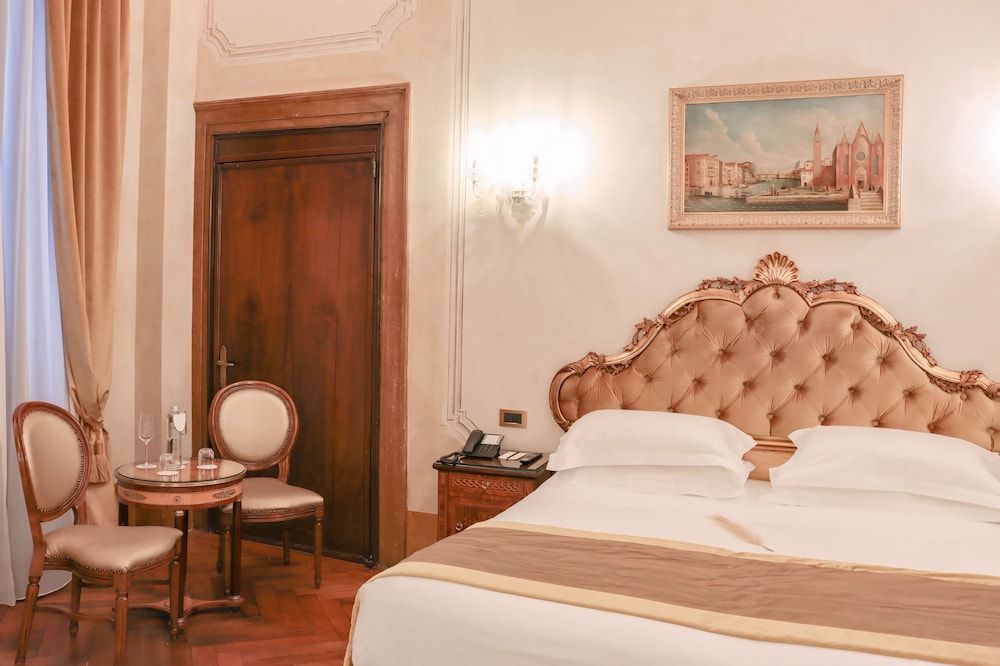 Hotel Ai Cavalieri di Venezia Classic Double or Twin Room 32