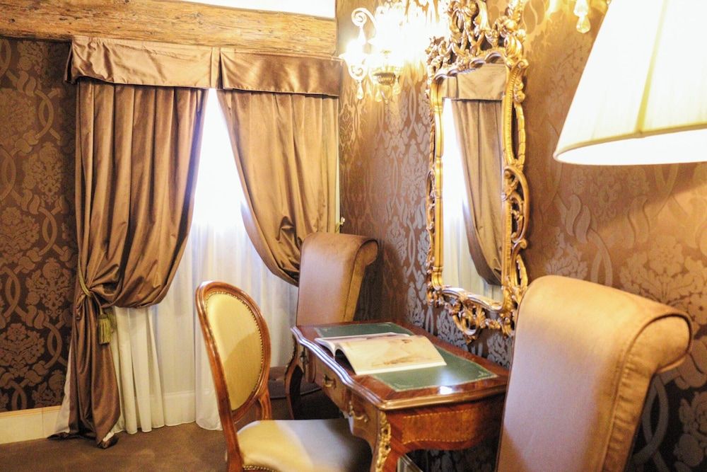 Hotel Ai Cavalieri di Venezia Classic Double or Twin Room 33