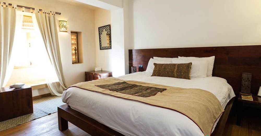 1st Gate Home - Fusion Deluxe Double Room 4