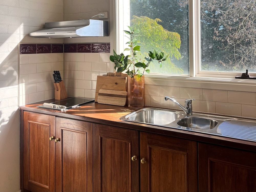 Victoria House Motor Inn Family Suite 3