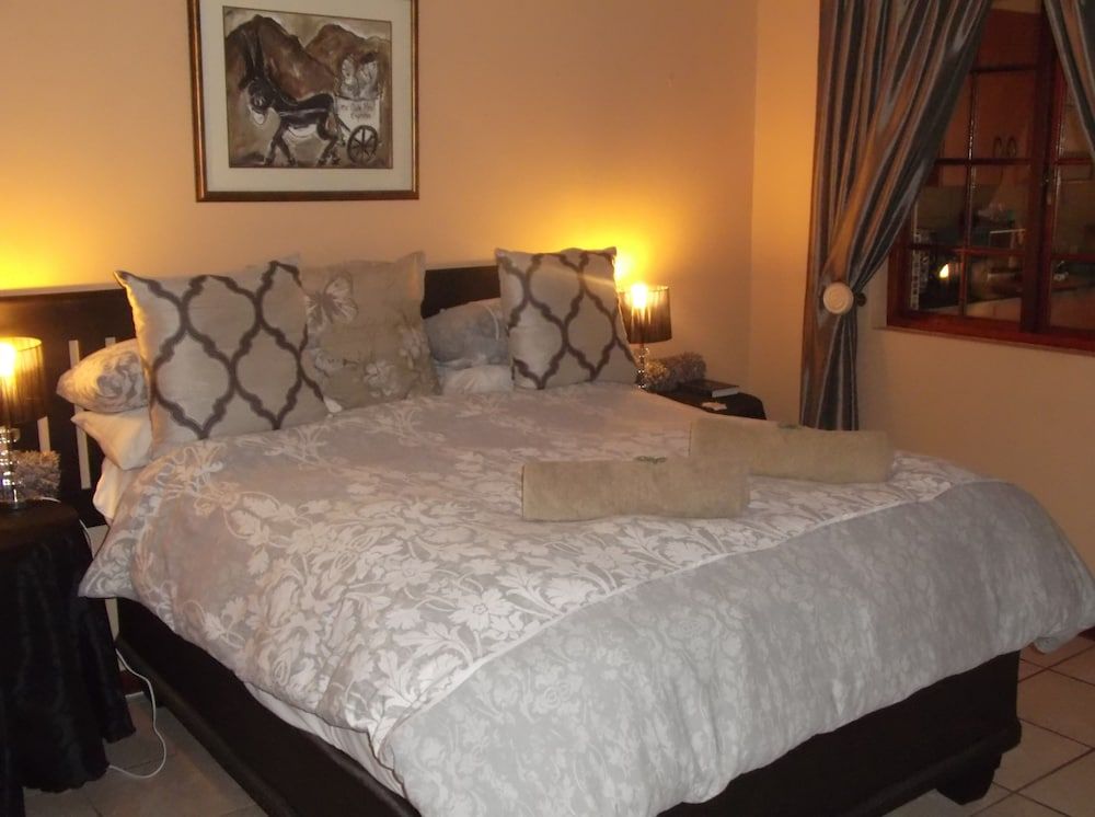 Old Mill Lodge, Working Ostrich Farm & Restaurant, Oudtshoorn River & Mountain View Room 2