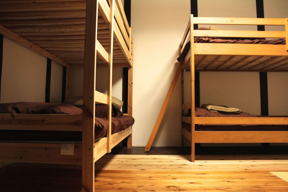 Shared Dormitory, Men only (For 2 people, 2 beds in 6 bed rooms / 15 minutes from Namba by train)