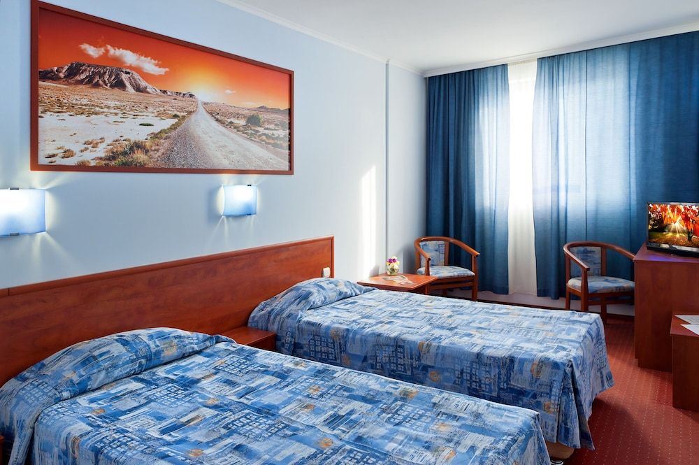 AQUA Hotel Comfort Double or Twin Room 3