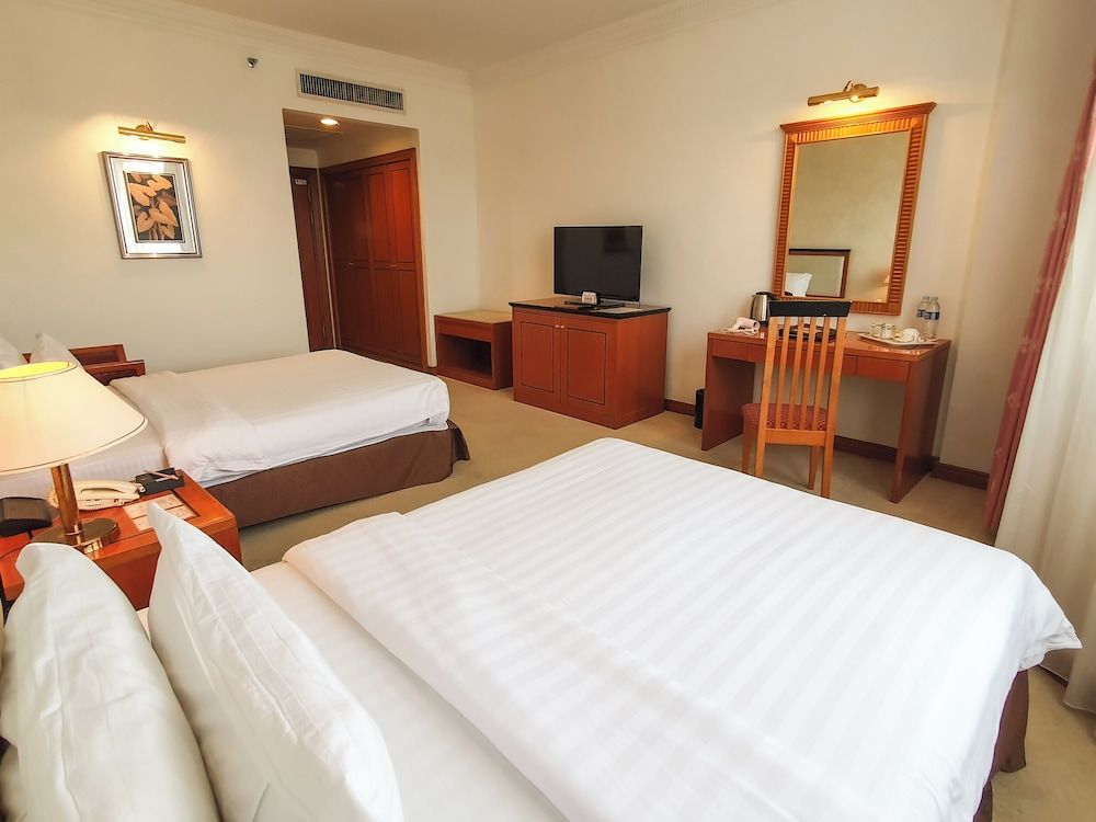 Parkview Hotel Deluxe Double or Twin Room 2
