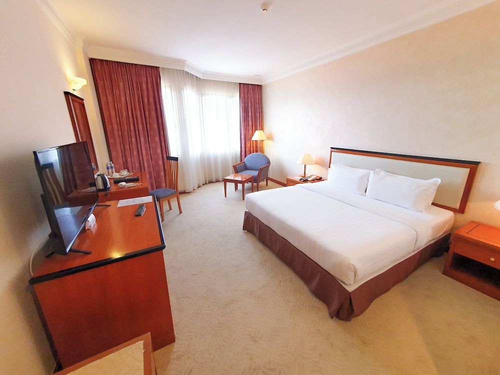 Parkview Hotel Deluxe Room, 1 King Bed 2