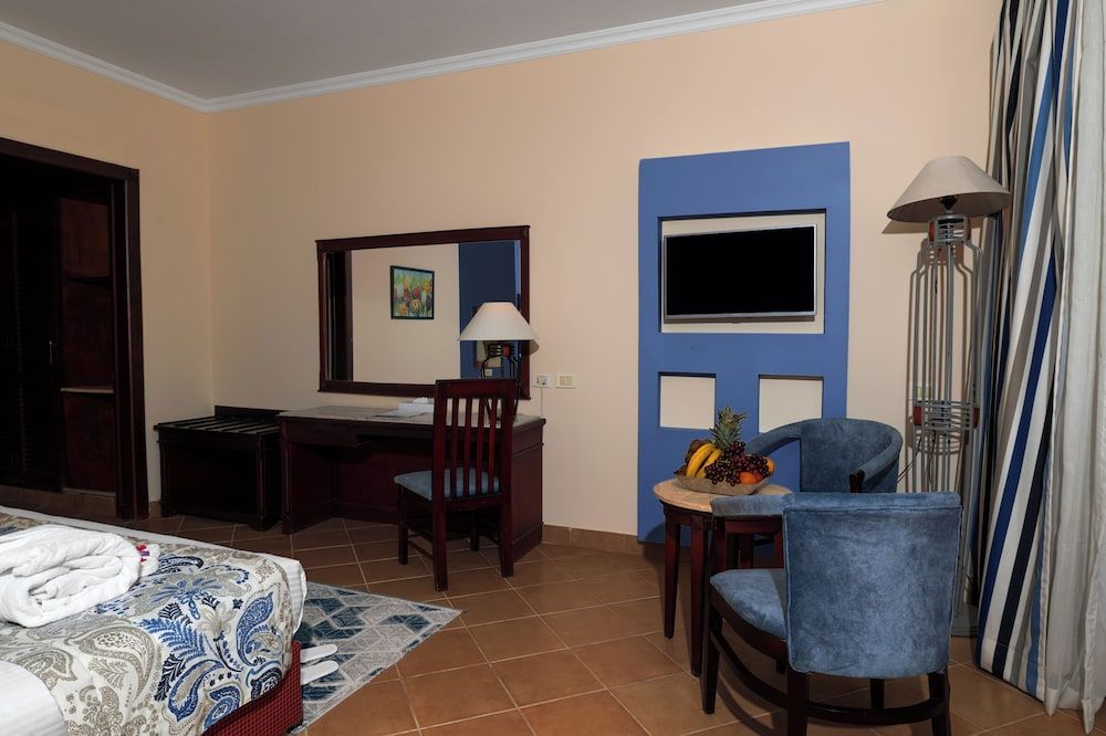 Amwaj Oyoun Resort & Casino Superior Room with Garden View 10