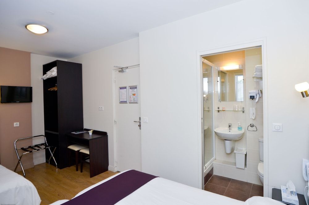 Hotel du Quai de Seine Triple Room 8