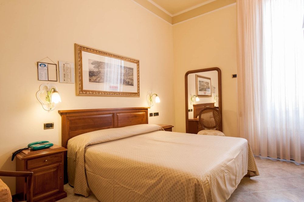 Double Room, 1 Queen Bed