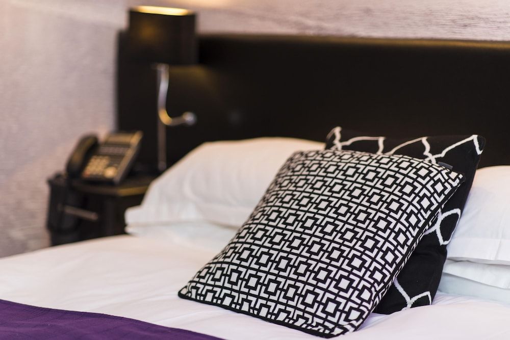 Mayfield Hotel Double or Twin Room, Ensuite (with Shower) 3