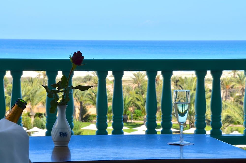 Royal Garden Palace (Families and Couples) Triple Room, Sea View 6