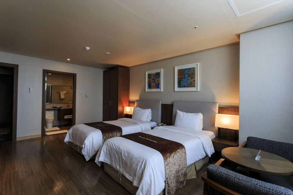 Hyunjin Tourist Hotel Standard Twin Room 2