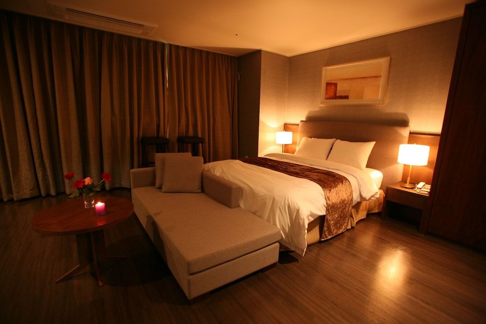 Hyunjin Tourist Hotel Romantic Double Room 2