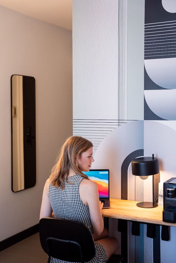 Hotel National Basic Double Room 9