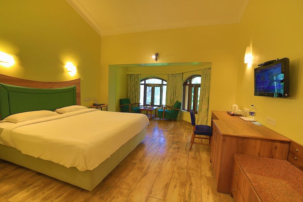 Cama Rajputana Club Resort Superior Room 2