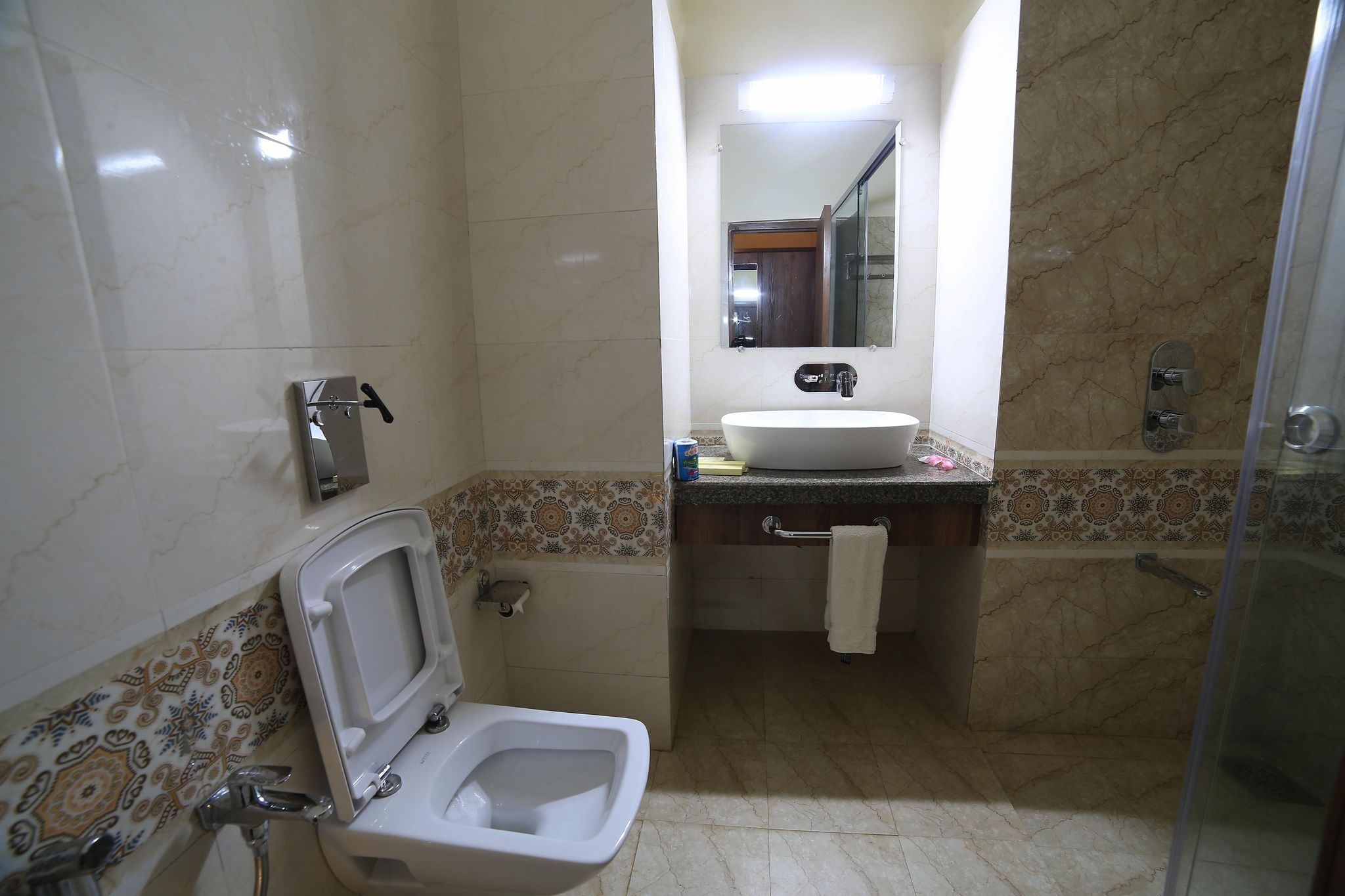 Cama Rajputana Club Resort Superior Room 11